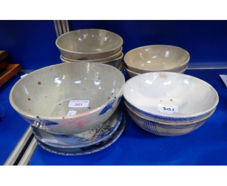 A COLLECTION OF ORIENTAL BOWLS with two saucers