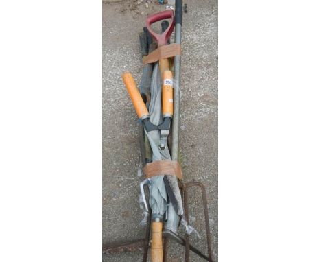 A good lot of garden tools. COLLECT ONLY.