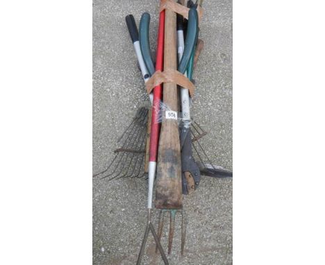 A good lot of garden tools. COLLECT ONLY.