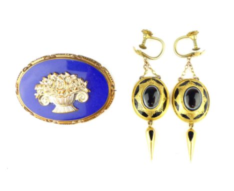 Mid 20th C brooch, blue enamel with central nosegay of flowers in a scroll handle bowl, and a pair of banded agate earrings, 