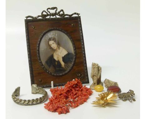 Miniature portrait of a lady along with a small lot of costume jewellery No condition reports for this sale.