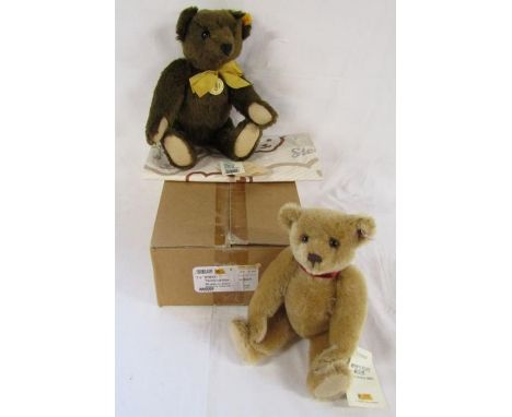 Steiff Museum teddy bear and Classic 1909 teddy bear 000447