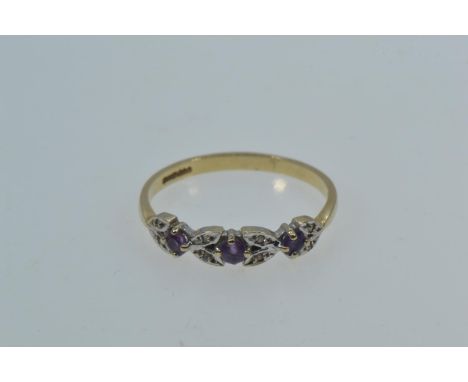 9ct gold, diamond chip & amethyst ring, size R, 1.72 grams 