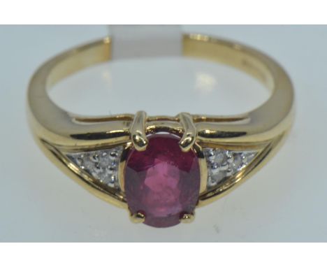 9ct gold, ruby & diamond ring, size Q, 4 grams 