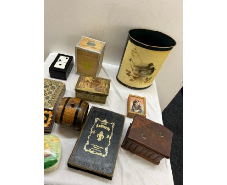 Large selection of vintage boxes includes inlaid etc 