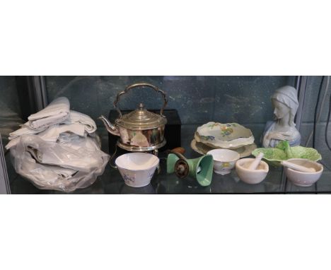 Shelf of collectables to include Royal Doulton &amp; Lladro