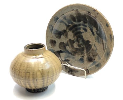 A John Reeve studio pottery plate, with splashed decoration, seal marks, diameter 25.5cm together with an ash glazed globular