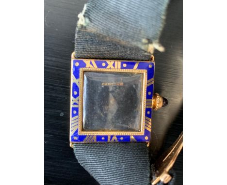 A Cartier ladies square wristwatch, the case in 18ct gold and Hallmarked for London 1927, sponsor's mark JC and numbered 1922