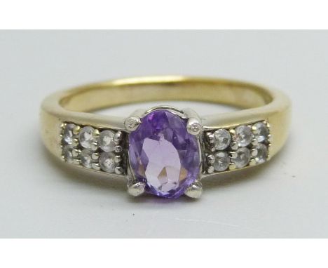 A silver gilt and amethyst ring, N/O 