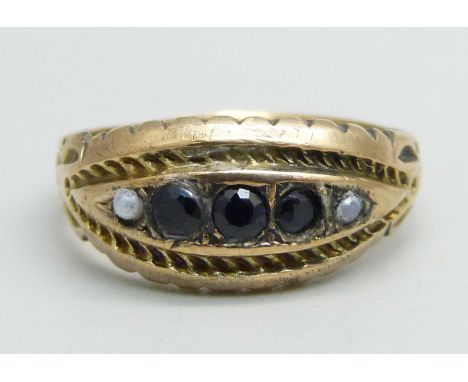 An antique 9ct gold, garnet and pearl ring, Chester 1901, 1.7g, I/J 