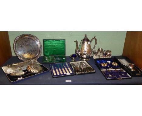 A cased pair of silver salts and spoons, Birmingham 1905; a set of six coffee spoons and tongs, 1925; six pairs of agate hand