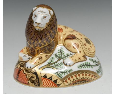 A Royal Crown Derby paperweight, Nemean Lion, exclusive to Connaught House, printed mark, gold stopper, limited edition 39/75