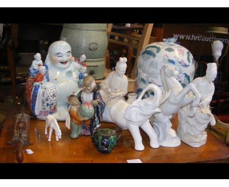 Oriental figures, Tiffany style lamp CONDITION REPORTBy our judgement, condition of lot is good.Our team of trusted experts a