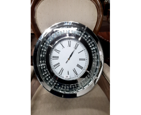 CRYSTAL MIRRORED CLOCK