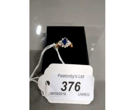 9CT GOLD AND DIAMOND AND SAPPHIRE RING. 20CT DIAMONDS SIZE K