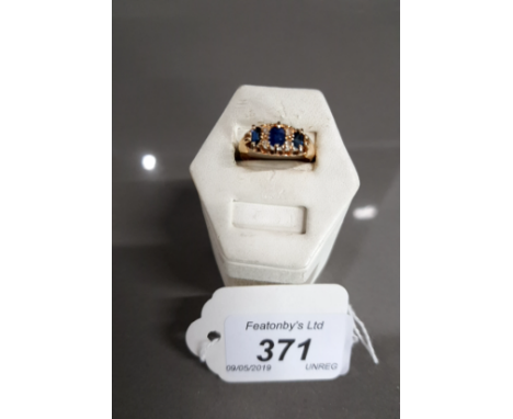 18CT GOLD DIAMOND AND SAPPHIRE ANTIQUE RING SIZE P