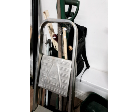 A SET OF STEP LADDERS BUNDLE OF GARDEN TOOLS AND A BAG OF HAND TOOLS