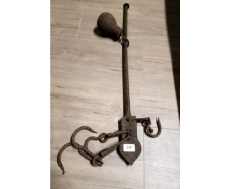 A VICTORIAN YARD SCALE AND WEIGHT