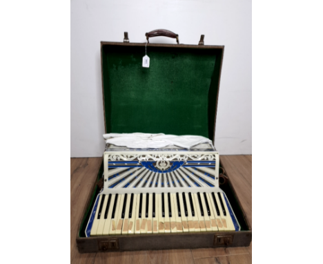 VINTAGE LORENZO ACCORDION IN CASE