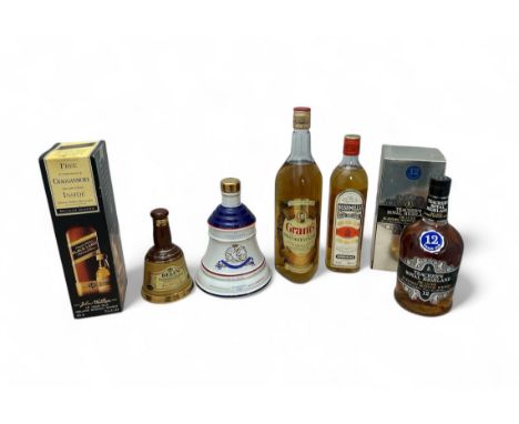 Mixed Selection of Scotch and Irish Whiskys to include Bushmills 40%/70cl, Boxed Johnnie Walker Black Label with a 5cl Cragga