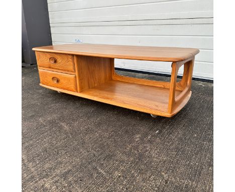 Lucian Ercolani for Ercol - Minerva - A retro 1970s solid elm coffee table / low table. The table of rectangular form having 