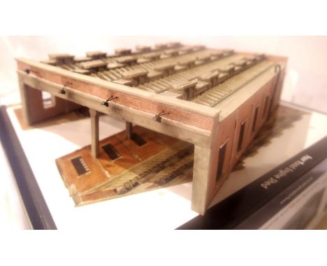 Bachmann Scenecraft N gauge four road engine shed in very good - excellent condition, boxed. P&amp;P Group 1 (£14+VAT for the