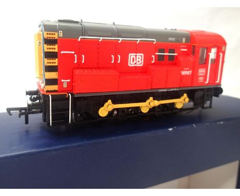 Bachmann 32-119 Class 08 Diesel DB Schenker Red, 08907 in near mint, boxed. P&amp;P Group 1 (£14+VAT for the first lot and £1