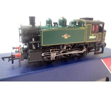 Bachmann MR104 USA Class 0.6.0T BR LINED Green, 30064 Late Crest, Model Rail Exclusive in near mint condition, boxed. P&amp;P