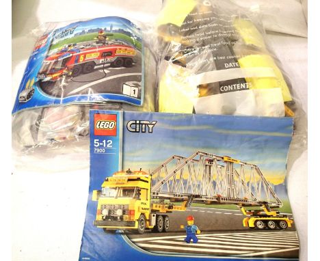 Lego 7900 City Heavy Haulage and 60061 Airport Fire Truck, unboxed. P&amp;P Group 2 (£18+VAT for the first lot and £3+VAT for