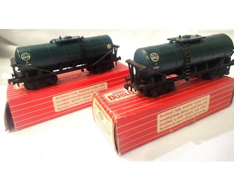 Two Hornby Dublo 4685 Caustic Liquor wagons in very good - excellent condition, boxes fair. P&amp;P Group 1 (£14+VAT for the 