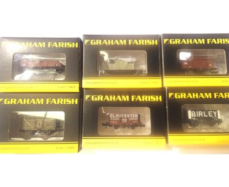 Six Farish N gauge wagons including seven plank Gloucester Railway Carriage Company, Bachmann Collectors Club Exclusive. P&am