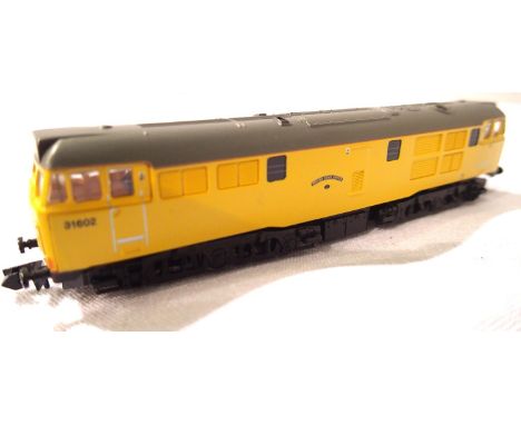 Graham Farish N gauge class 31, 31602 yellow Driver Dave Green in very good condition, loose bodyshell, unboxed. P&amp;P Grou