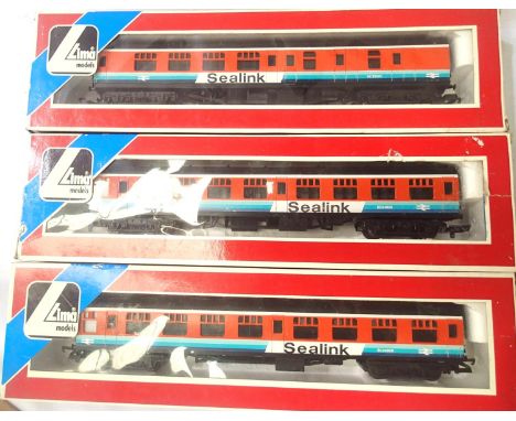 Three Lima Sealink coaches (two composite and one brake end) in excellent condition, boxed (some storage wear). P&amp;P Group