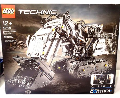 Lego 42100 Technic Liebherr R9800 Excavator. P&amp;P Group 3 (£25+VAT for the first lot and £5+VAT for subsequent lots) 