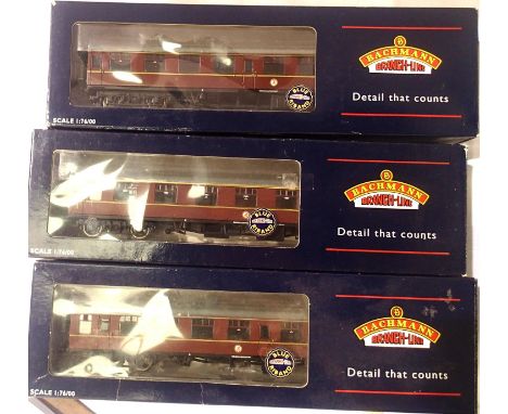 Three Bachmann BR Maroon MK1 coaches; 39-051, 39-151A, 39-076 in excellent condition, storage wear to boxes. P&amp;P Group 1 