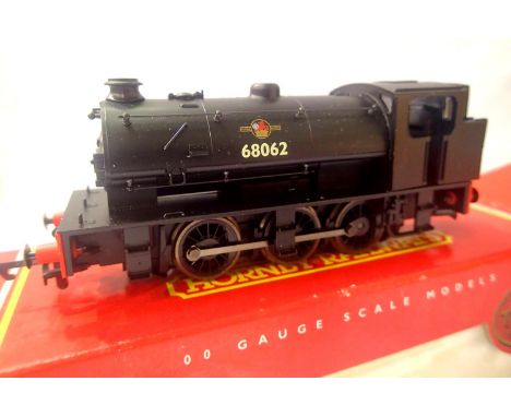 Hornby R2094B Class J94 BR Black, 68062 Late Crest in excellent condition, no detail pack, box is good. P&amp;P Group 1 (£14+