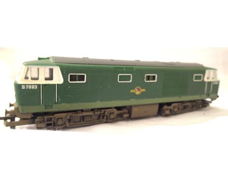Hornby Hymek Diesel D7063 BR Green, Late Crest, weathered, unboxed. P&amp;P Group 1 (£14+VAT for the first lot and £1+VAT for