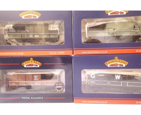 Four Bachmann Toad brake vans; 33-300W, 33-300X, 33-300Y and 33 301T, all Kernow Model Rail exclusives. P&amp;P Group 1 (£14+