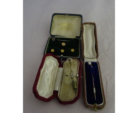 A Victorian diamond studded tie pin: approx 80ct total; together with gold pin & button
