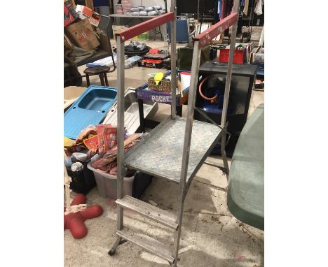 A SET OF METAL BELDRAY JOBEZER TWO STEP PLATFORM 