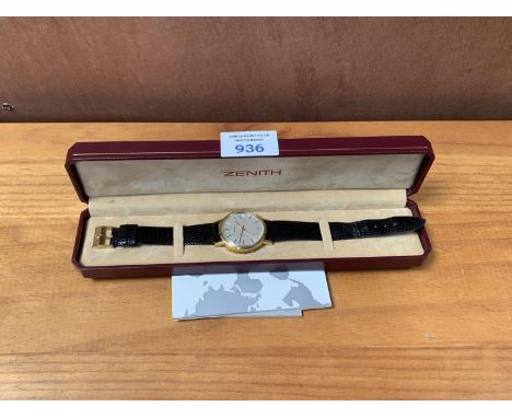 A GENTS VINTAGE BOXED 'ZENITH' WRIST WATCH 