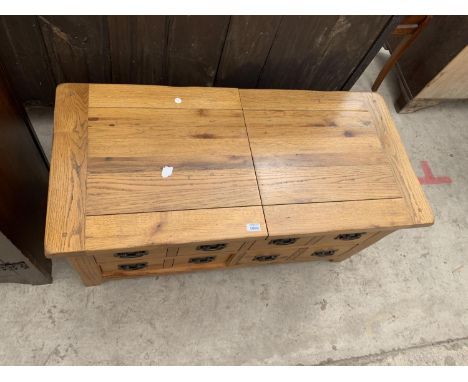 A MODERN LIGHT OAK COFFEE TABLE 