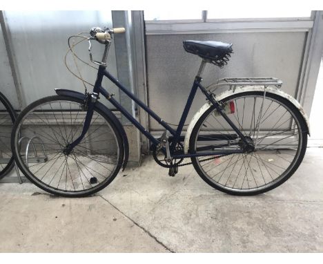 A VINTAGE LADIES BSA 3 GEAR BIKE 