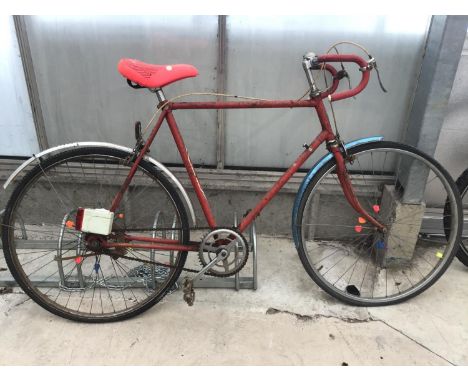 A VINTAGE CURRYS DROP HANDLE RACING BIKE 