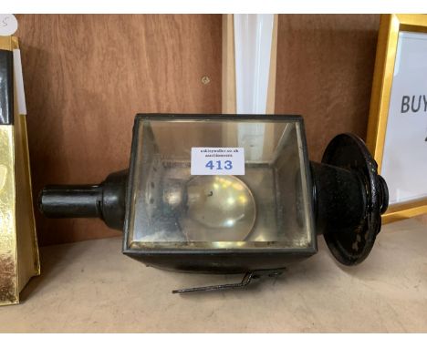 A VINTAGE RAILWAY LANTERN 