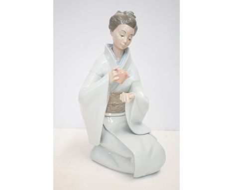 Nao figure 'The tea ceremony' Height 36cm Model 01277