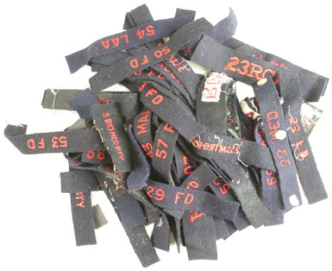 Cloth Badges: Canadian Army WW2 and later Royal Canadian Artillery shoulder title badges in excellent condition. (50+)