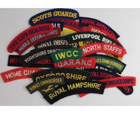 Cloth Shoulder Title Badges: British Army WW2 and later embroidered felt  shoulder title badges all in excellent condition.  