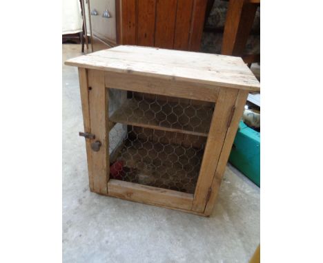 Vintage Pine Meta Safe                