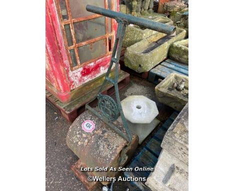 THE SANDRINGHAM' CAST IRON GARDEN ROLLER